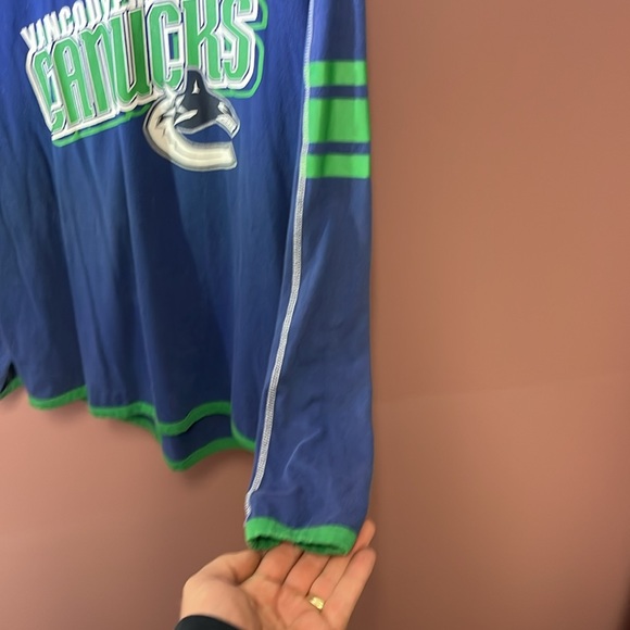 Vancouver Canucks Reebok Long Sleeved Shirt Size Mens Large L NHL Hockey Team - Picture 3 of 4